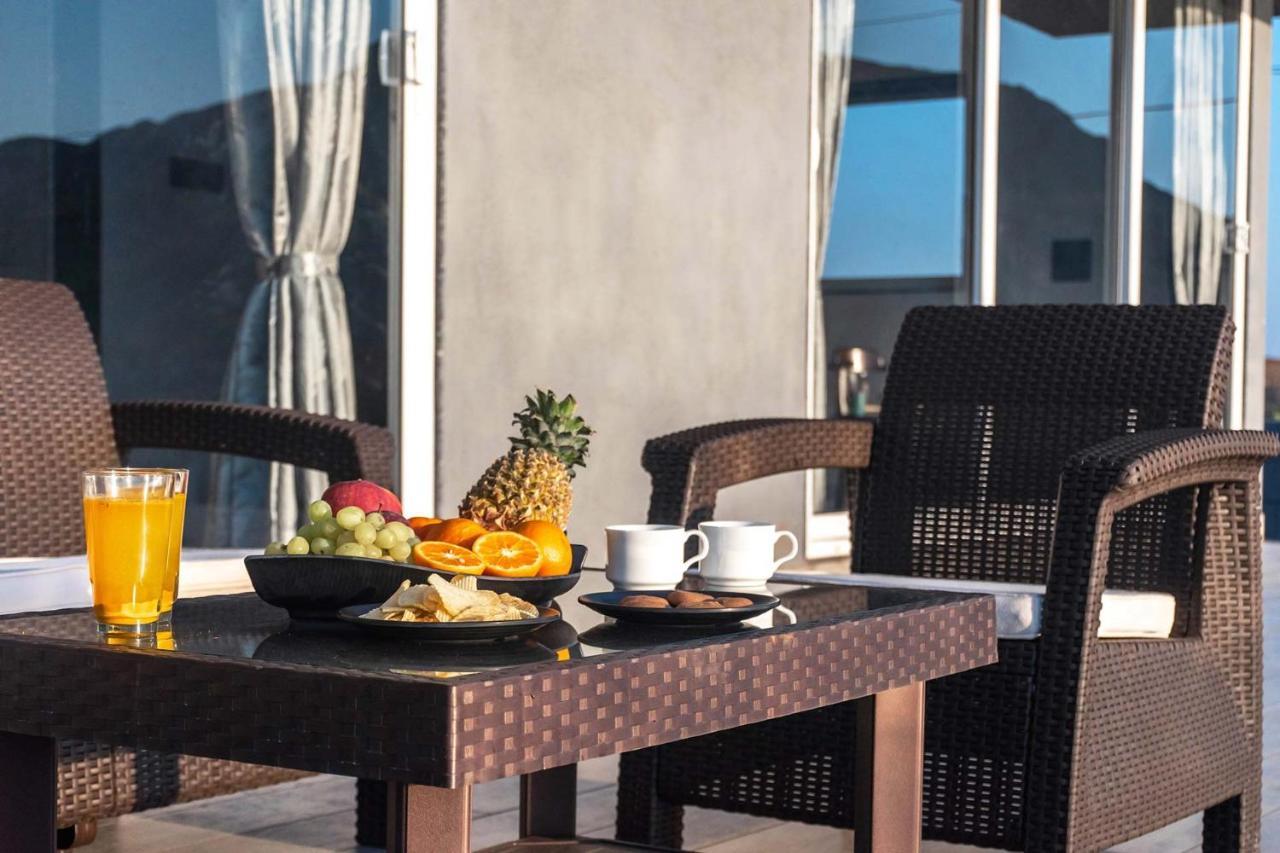Stayvista'S Bellisimo Panorama - Lakeside Oasis With Infinity Pool, Modern Interiors, Open-To-Sky Bathtub, And Lush Green Lawn Nashik Exterior foto