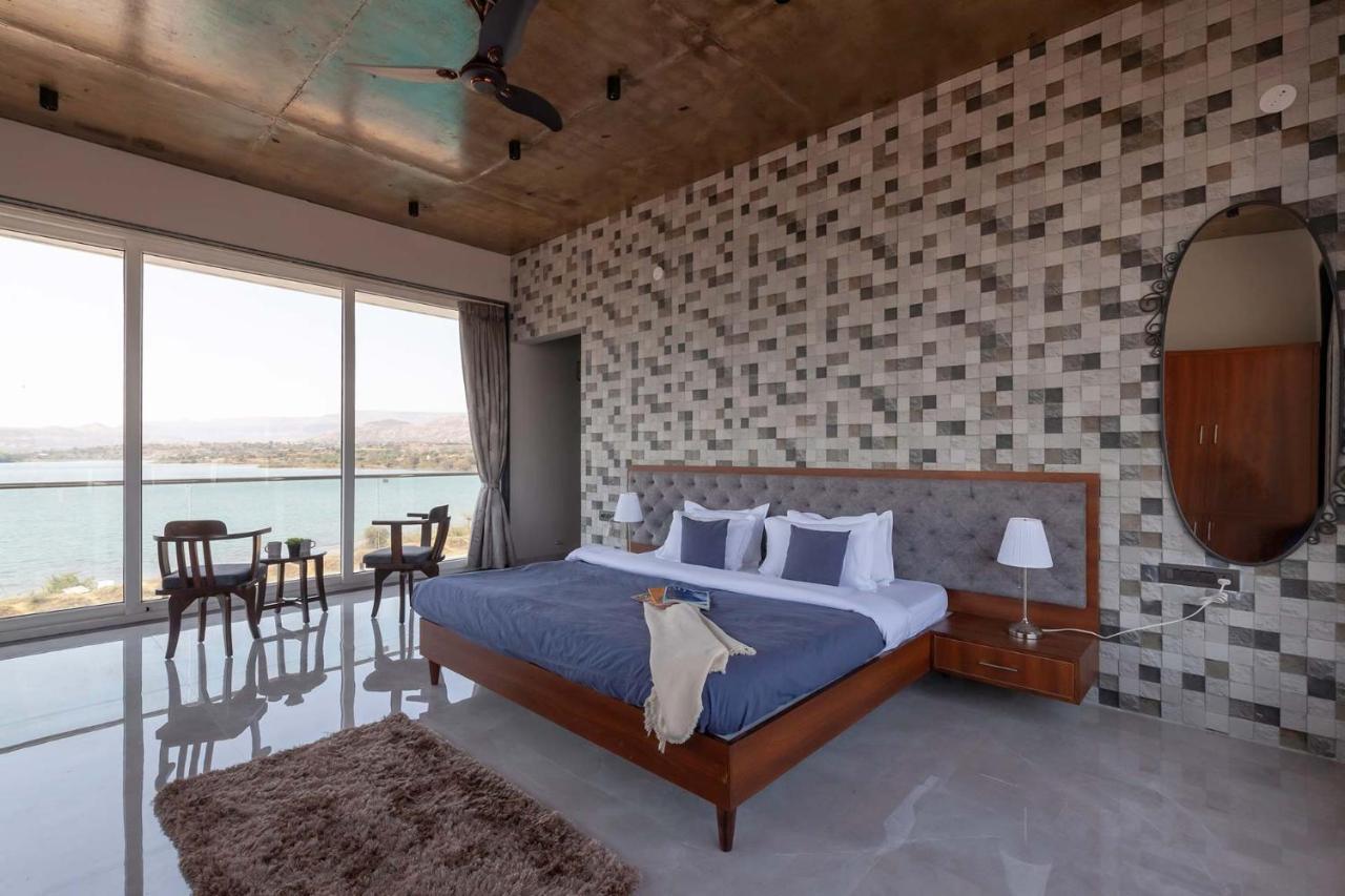 Stayvista'S Bellisimo Panorama - Lakeside Oasis With Infinity Pool, Modern Interiors, Open-To-Sky Bathtub, And Lush Green Lawn Nashik Exterior foto